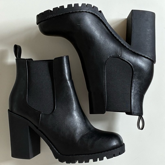 Soda Black Chunky Heel Lug sole Chelsea Boots size 8 - Picture 3 of 13